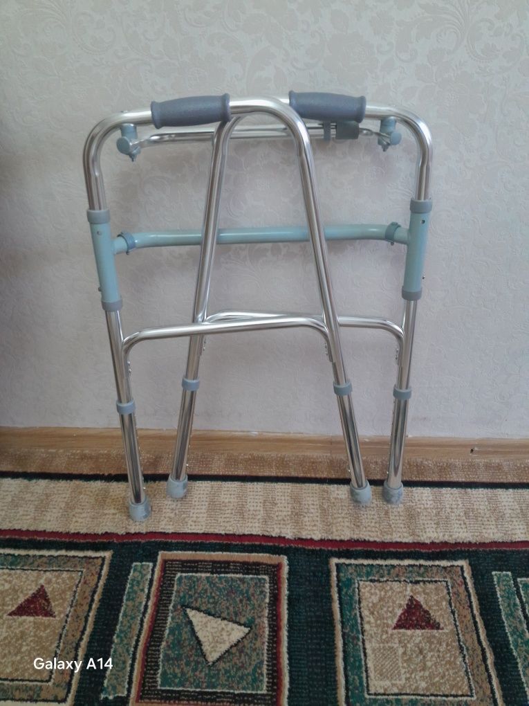 Срочно продам ходунки взрослые