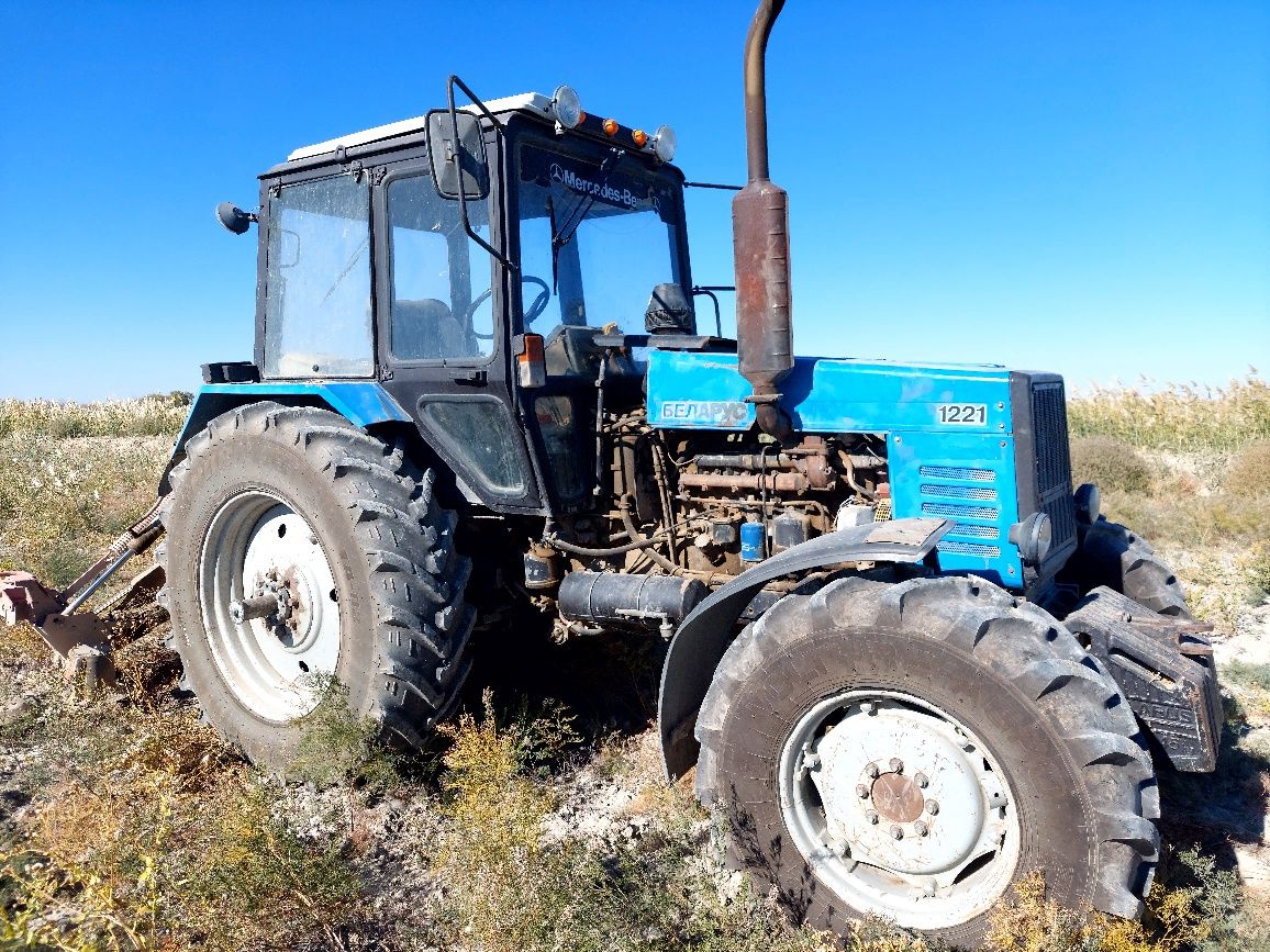 Продам трактор Беларусь МТЗ 1221