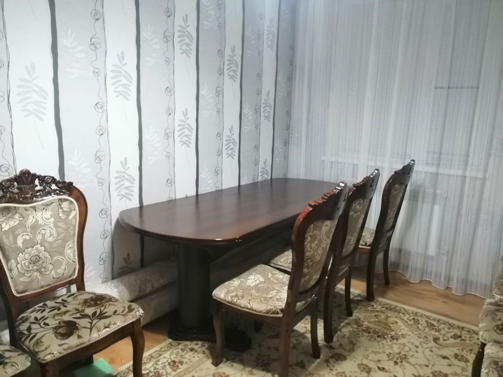 Продам стол и стулья