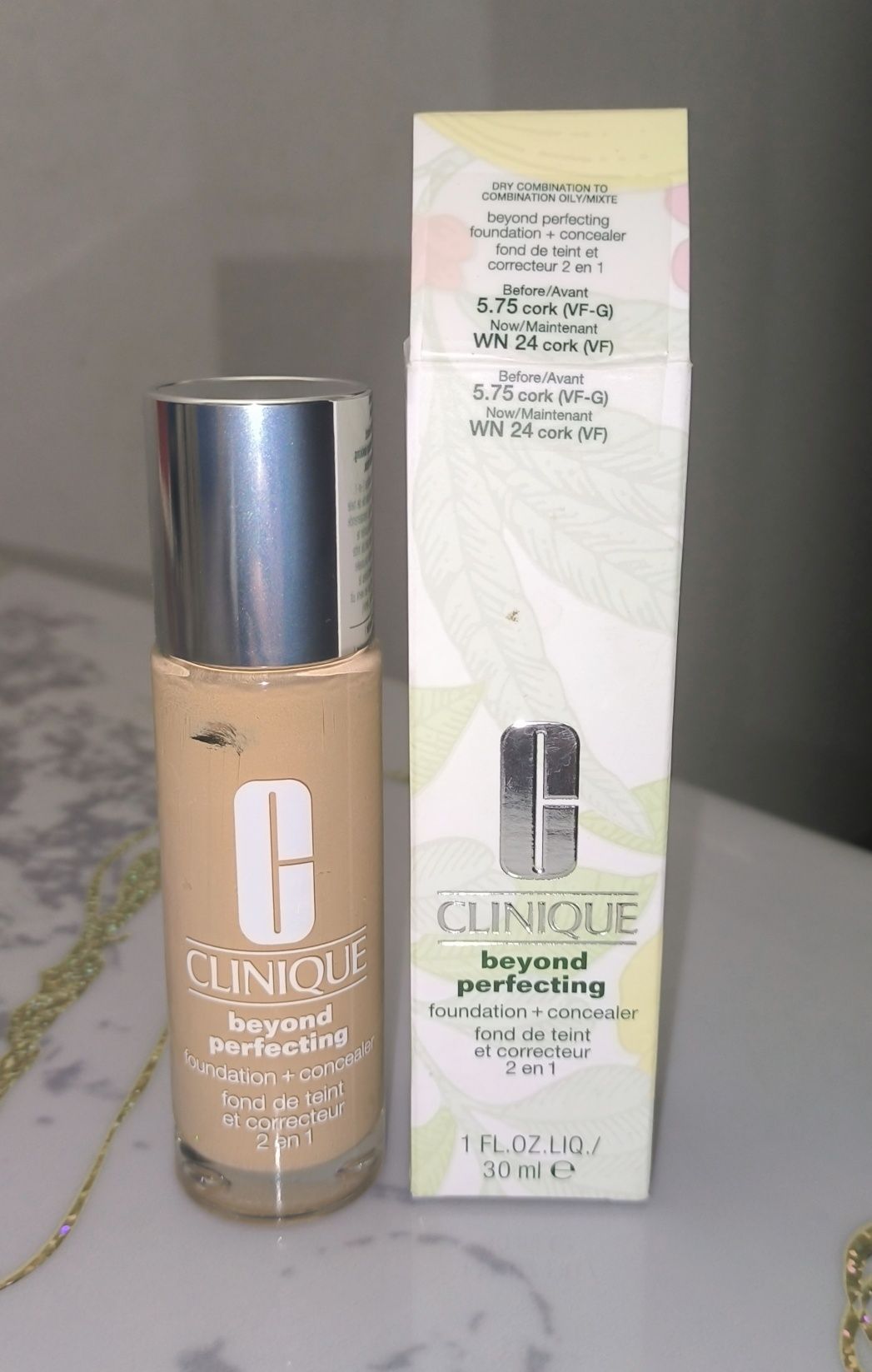 Тональный крем и консилер 2-в-1 Clinique Beyond Perfecting Foundation