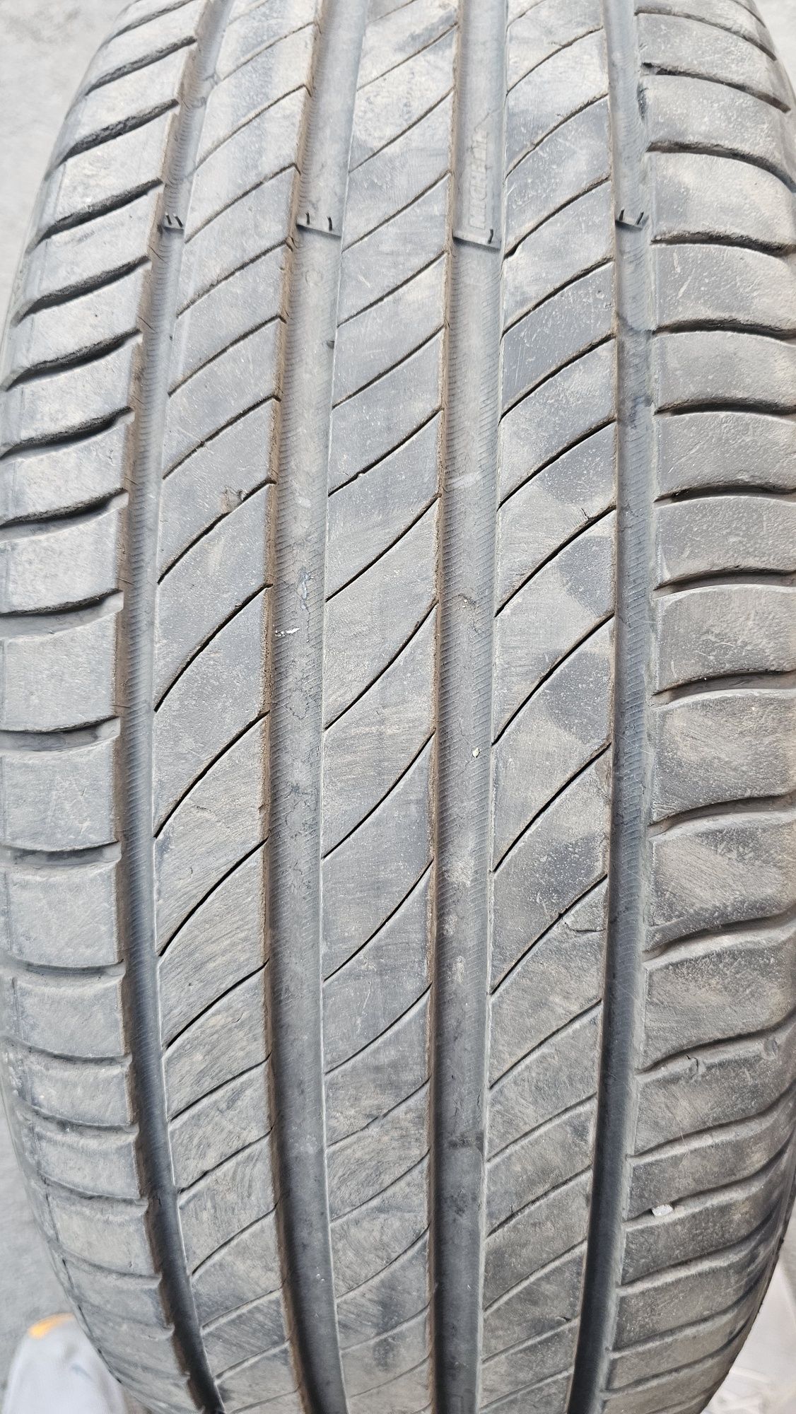 2 покрышки Michelin primacy 4
