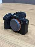 СРОЧНО ПРОДАМ фотоаппарат SONY A7iii + 128гб флешка