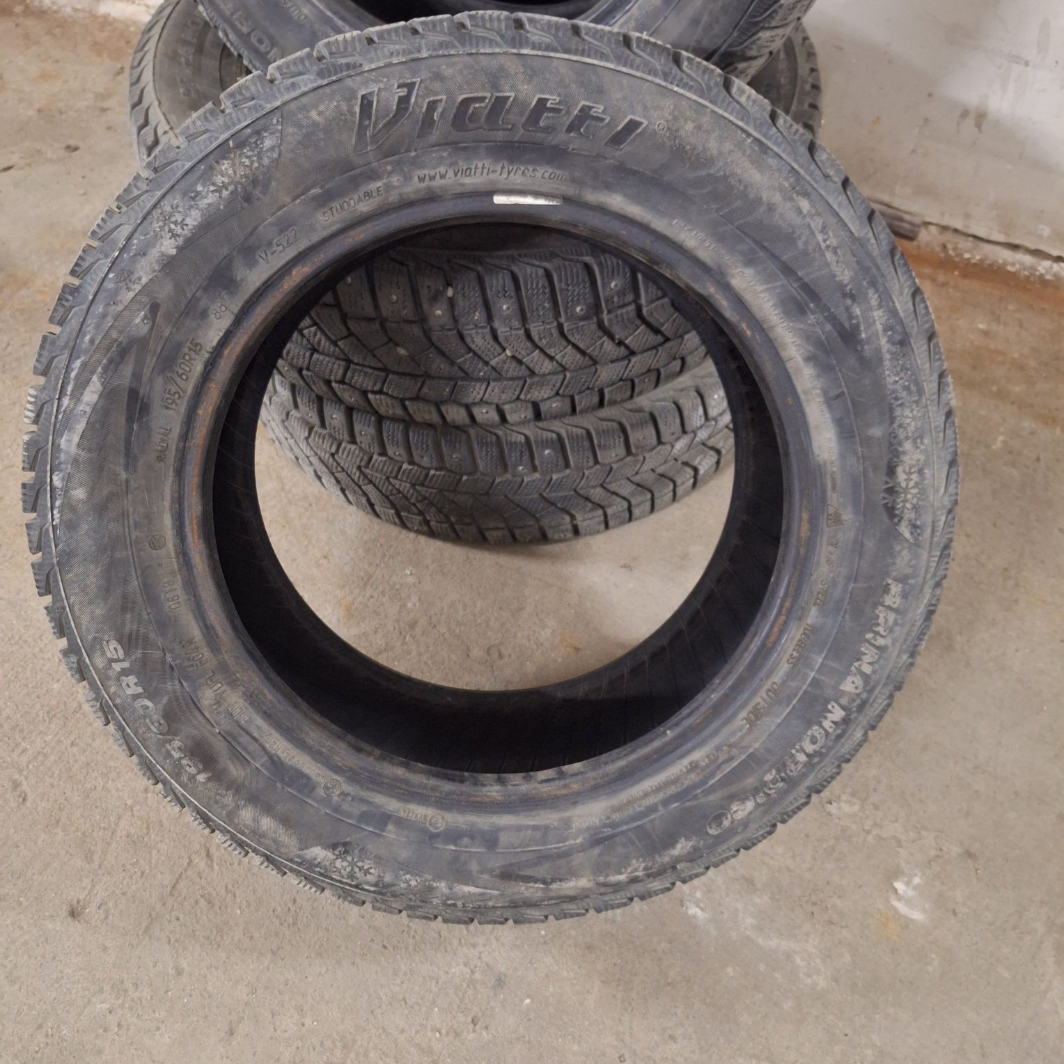Покрышки зимние 195/60 R15