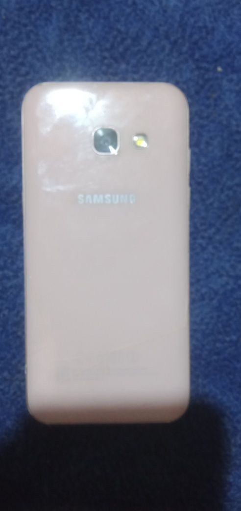 Продам телефон samsung