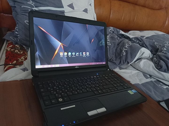 Ноутбук core i3 сатылады