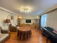 Продам просторную 6 ком квартиру. Достык Молл