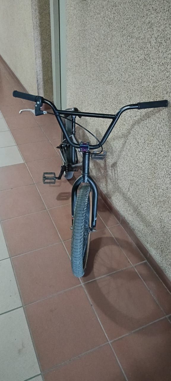 Велосипед BMX трюковой