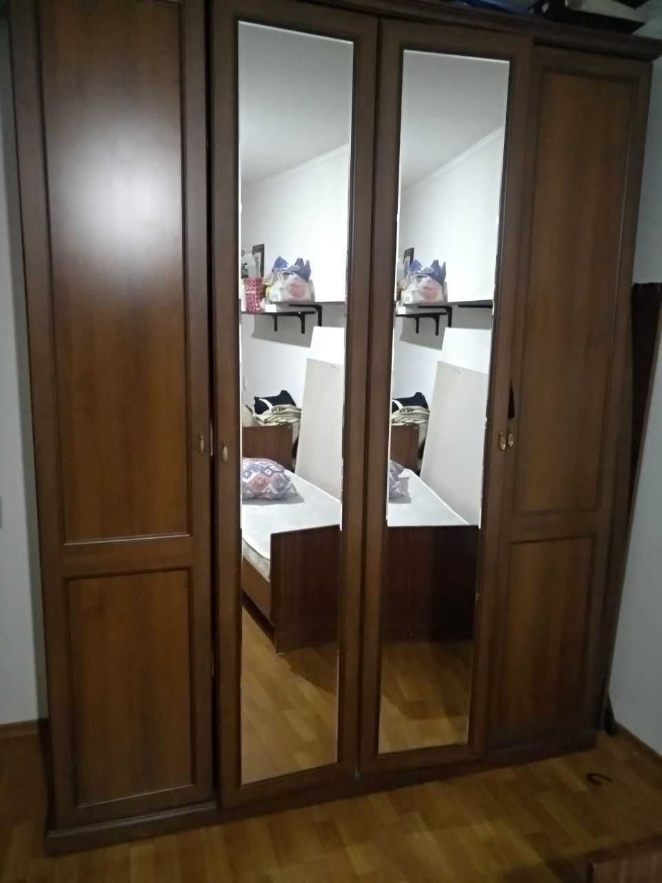 Сдаю кровать в комнате 33 000