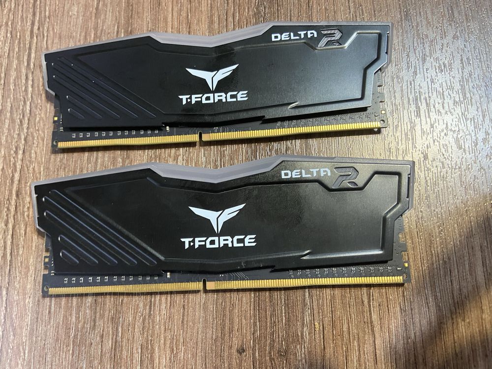 Озу 2 модуля Delta RGB DDR4 8 ГБ 2666 МГц (б/у)
