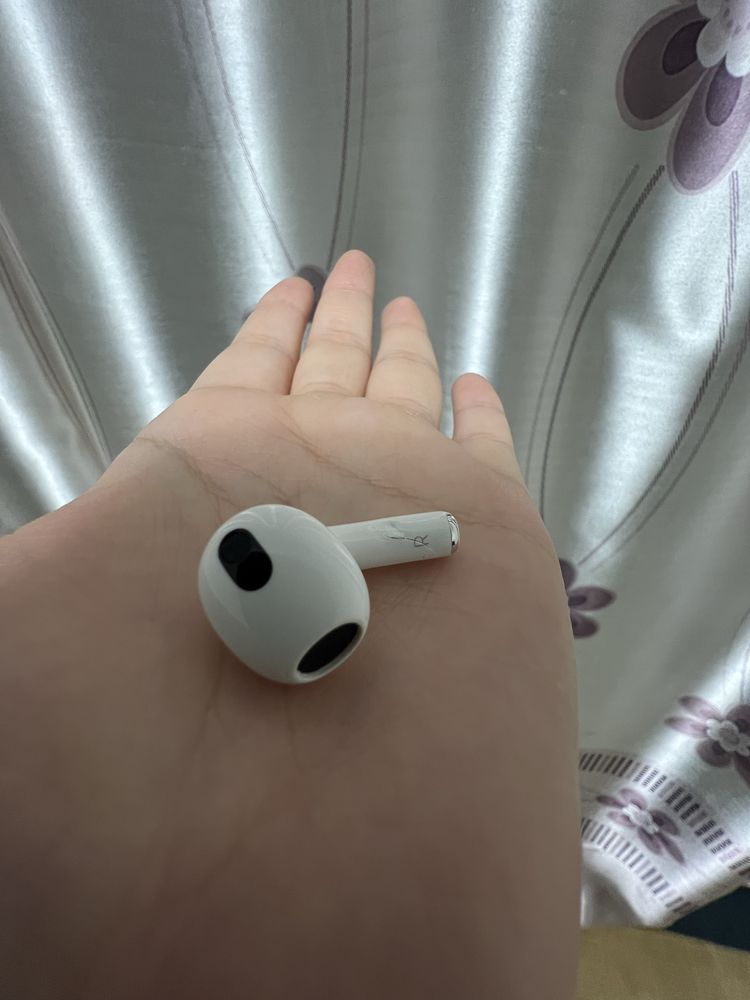 Apple AirPods 3 generation