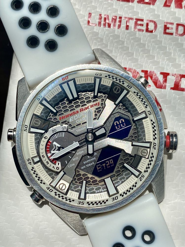 Продам б/у часы CASIO EDIFICE ECB-S100HR-1A рассмотрю обмен на часы
