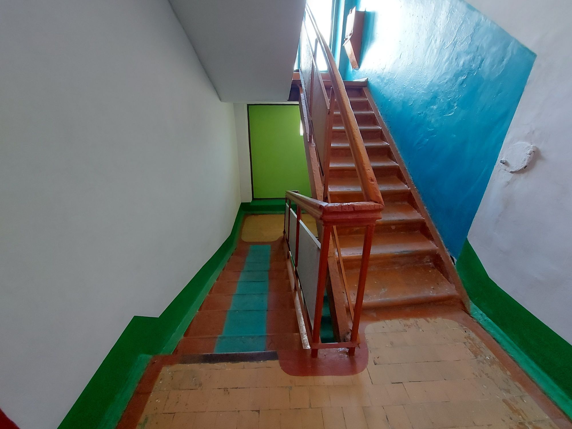 Продам комнату в общежитии  14 кв.м.р-н Жас-Оркен.Дср.Коктобе.е