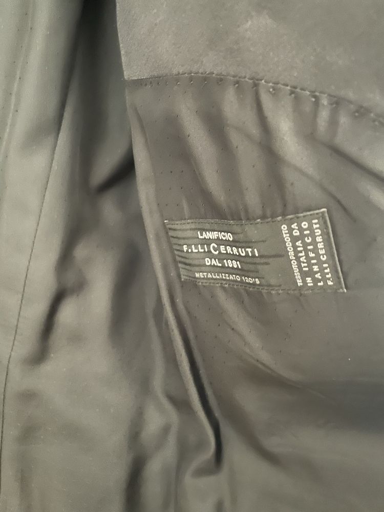 Продам смокинг Hugo Boss б/у