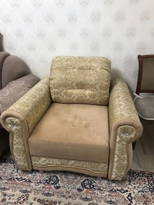 Диван и кресло б/у раздвижные