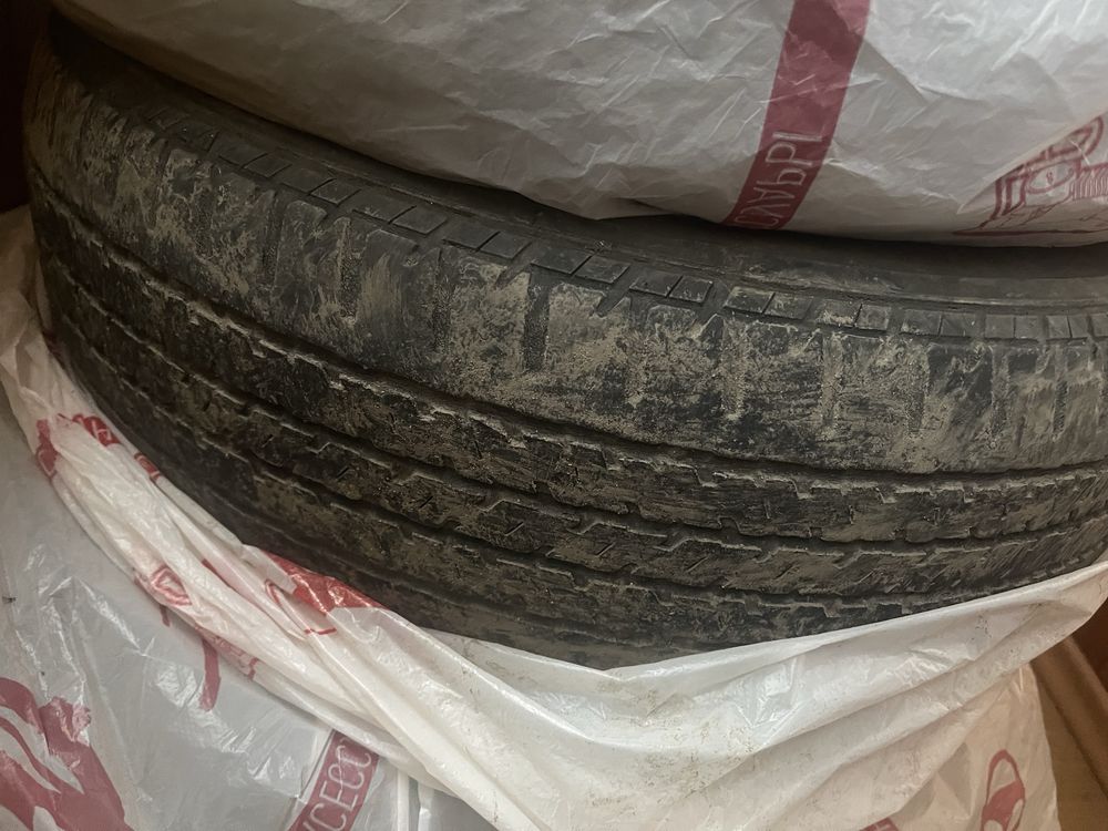 Продам шины 205/70/R15 Bridgestone Dueler H/T 684
