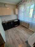 Продам кухонный гарнитур, шкаф купе и электроплиту