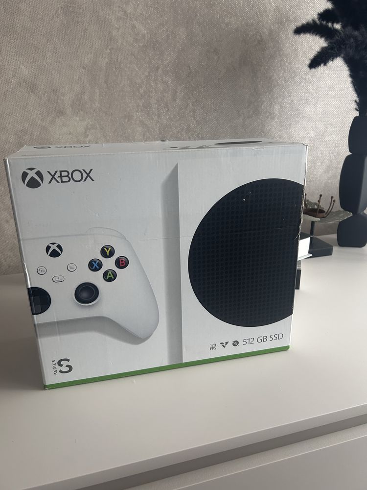 Продам XBOX в отличном состоянии