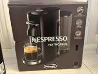 капсульная кофемашина Nespresso Vertuo Plus от De’Longhi.