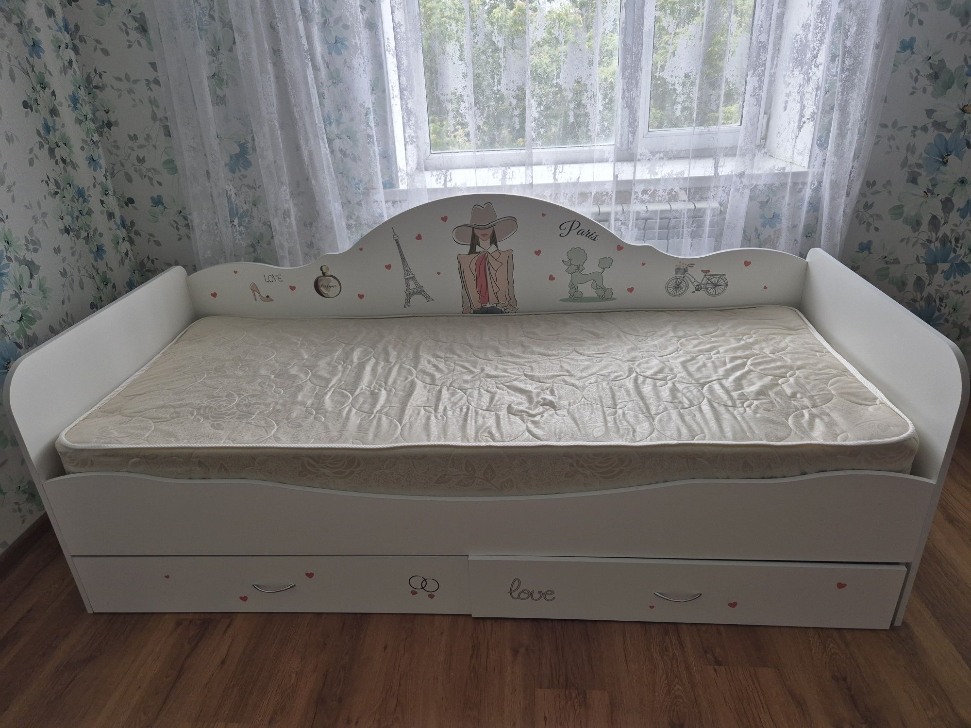 Продам кровать для девочки