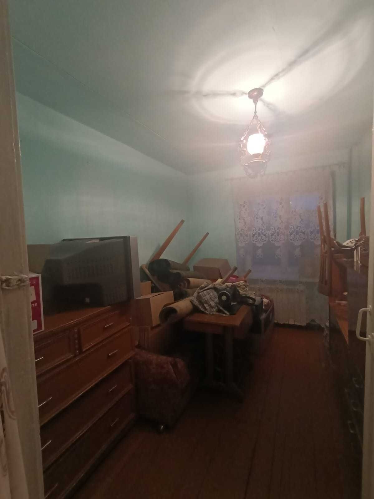 Продам 4х комнатную квартиру на 4 районе.