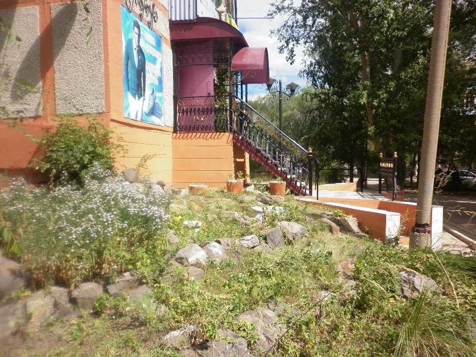 Продам коммерческое помещение  в  посёлке Топар.