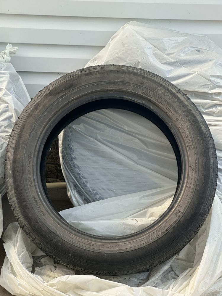 Шины Dunlop 235/55 R18 комплект — дешево, срочно