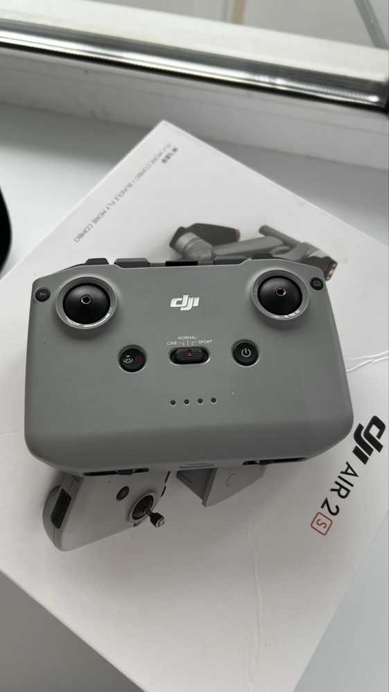 Дрон DJI AIR 2S fly more combo продам