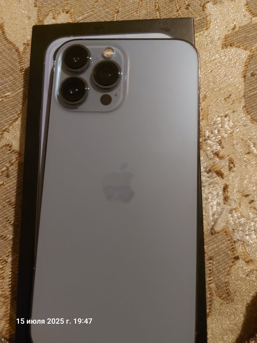 Продам срочно iPhone 13 Pro Max в хорошем состоянии 128 Гб