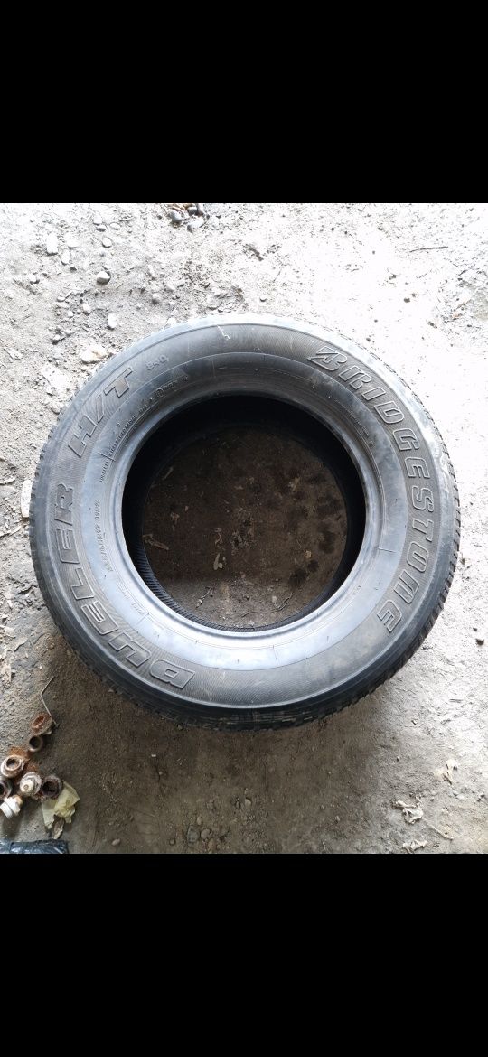 Продам летние резины.