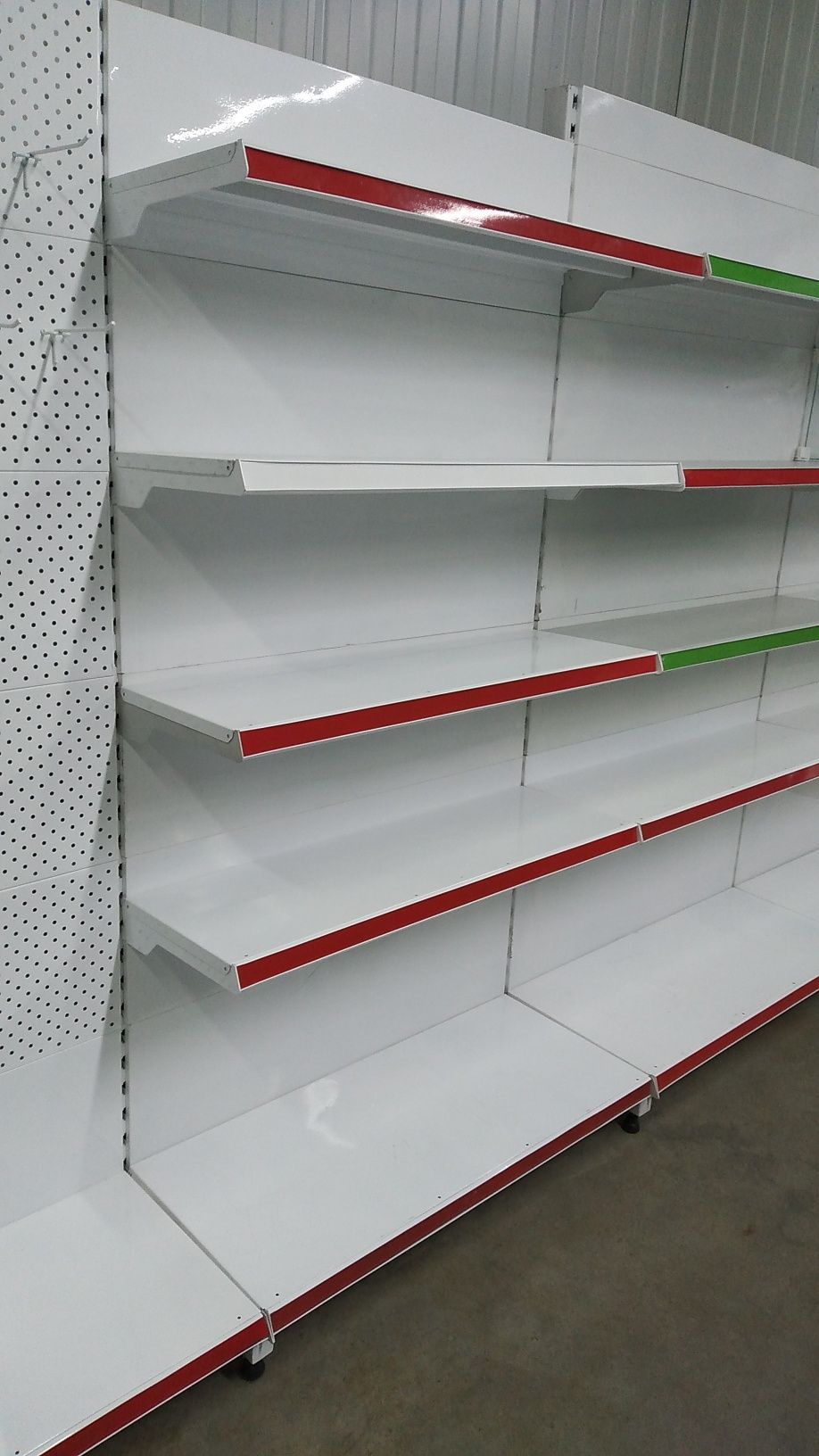 Металлические стеллажи полки для магазина
