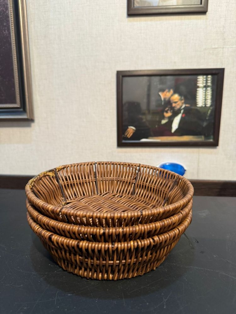 Продам ледницы, хлебницы, фруктовницы и разные бокалы и стаканы