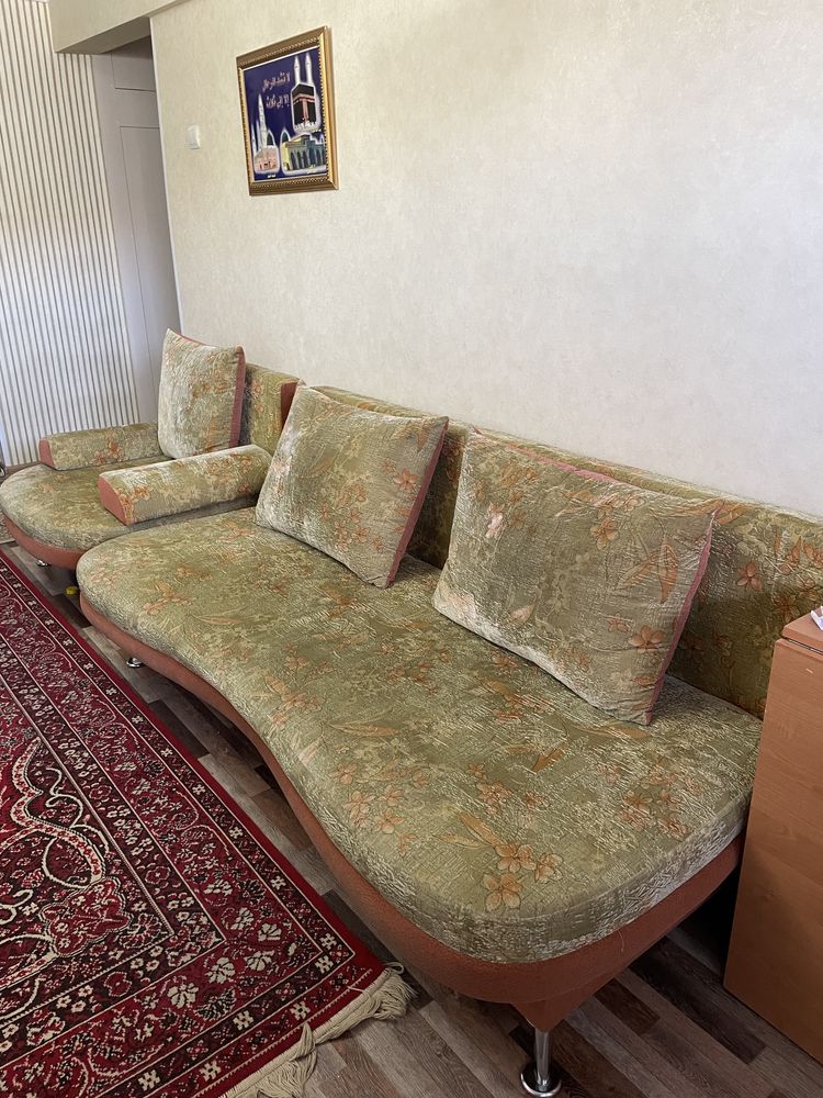 Мягкий уголок продается в хорошем состояниии