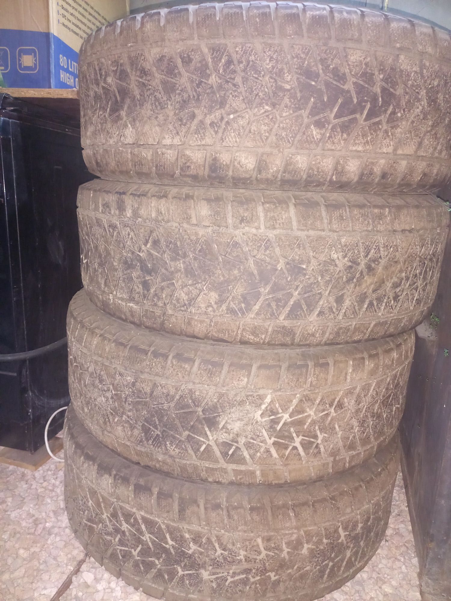 Продам 4 балонна на 17 размер 265/65R17