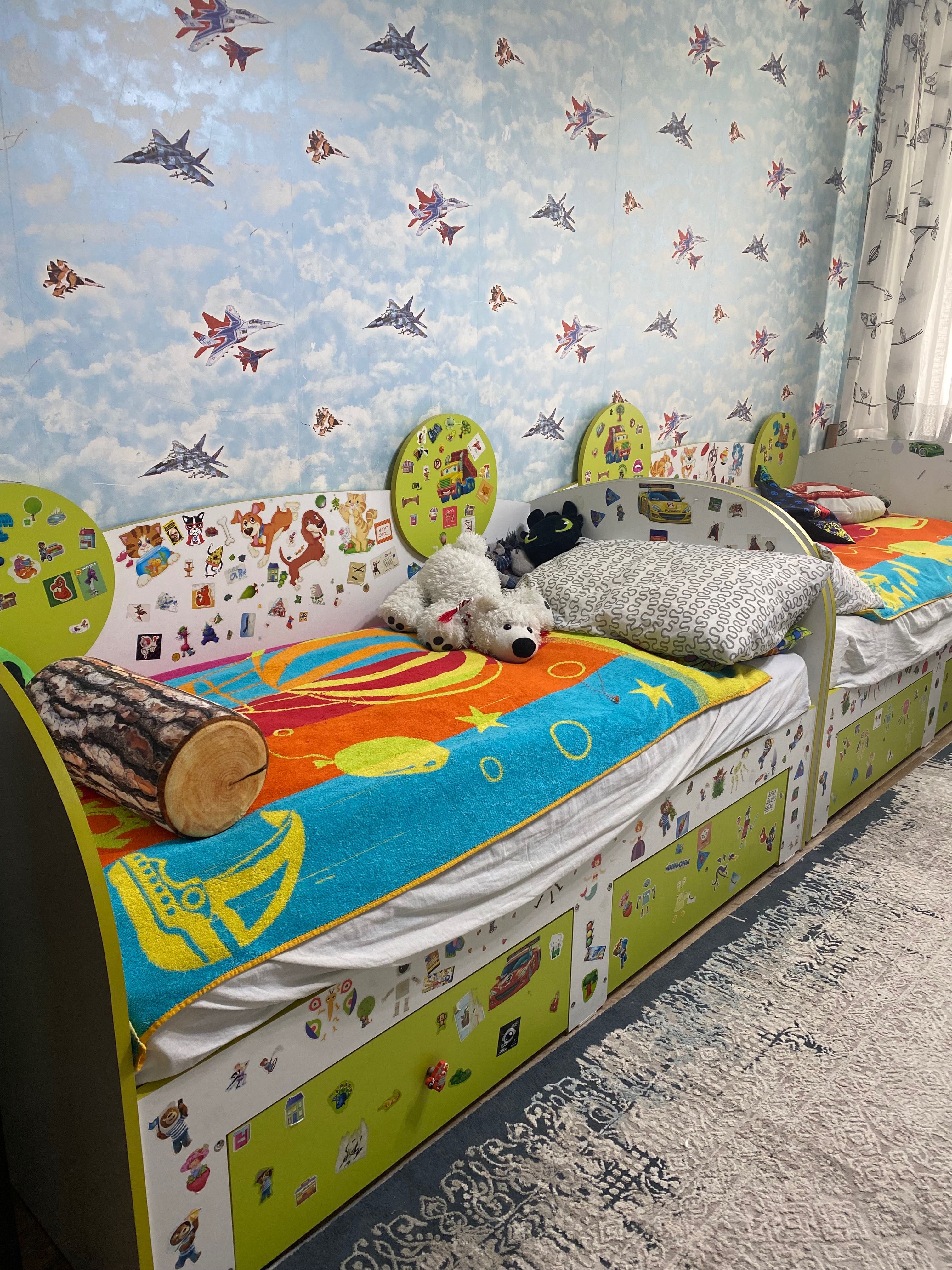 Продам кровать детскую с матрасом
