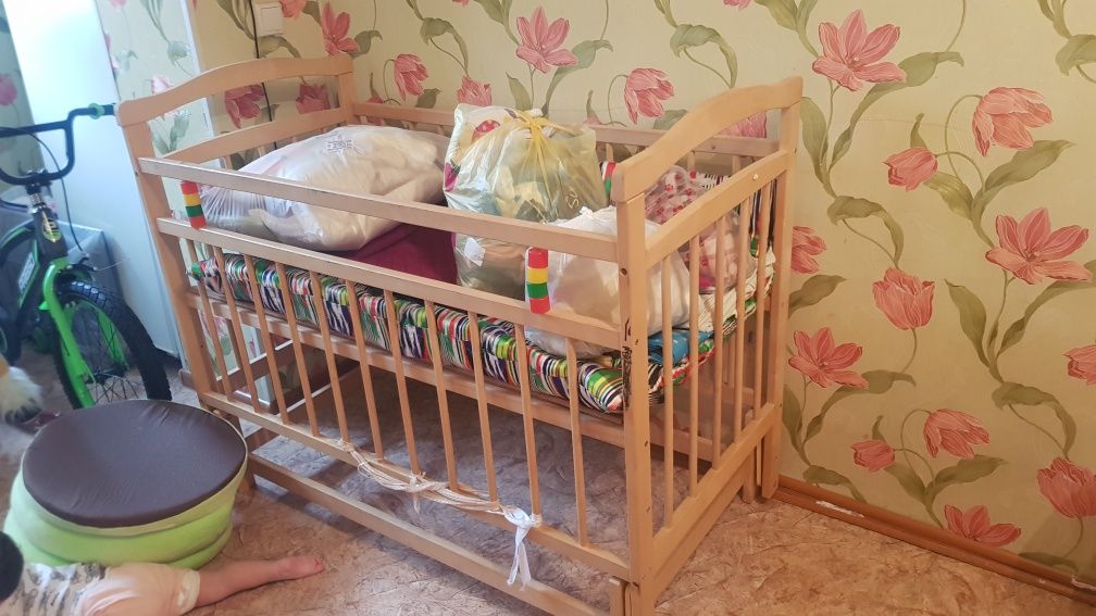 Детская кроватка