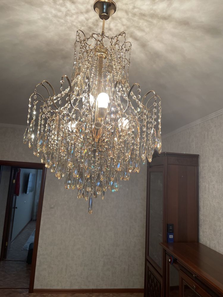 Люстра сатылады. 30000т