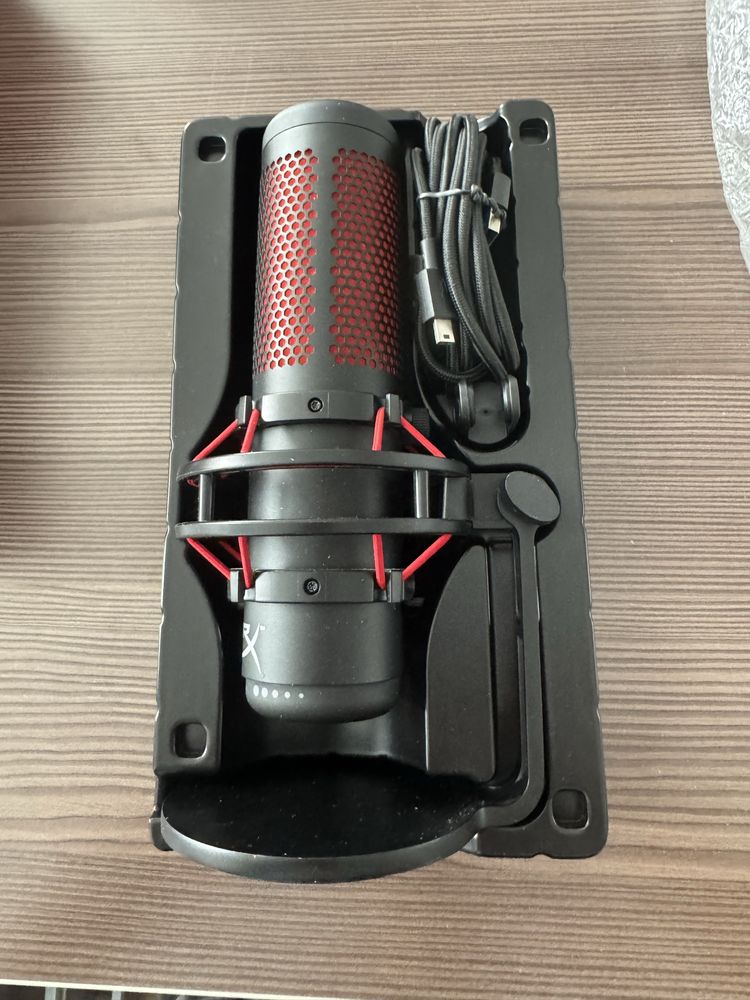 Микрофон HyperX Quadcast