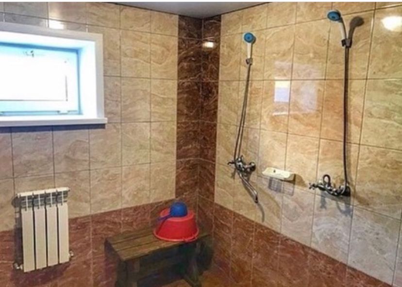 Баня на дровах. Чисто, тепло, уютно. Цена - от 2500 в час
