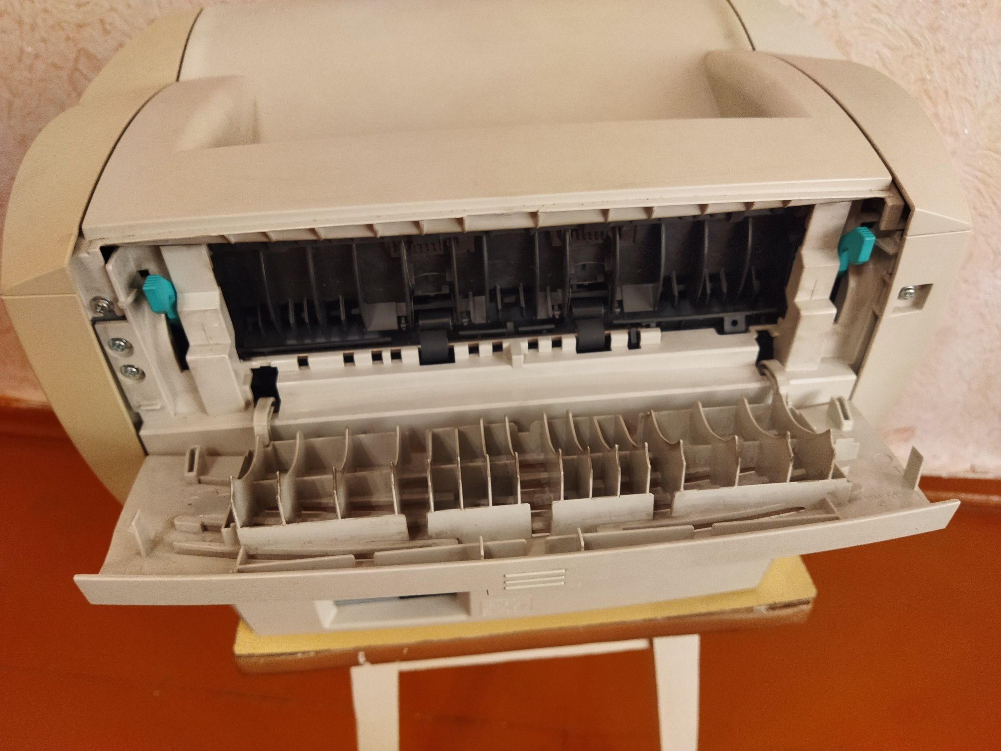 Принтер лазерный Hewlett Packard LaserJet 1100