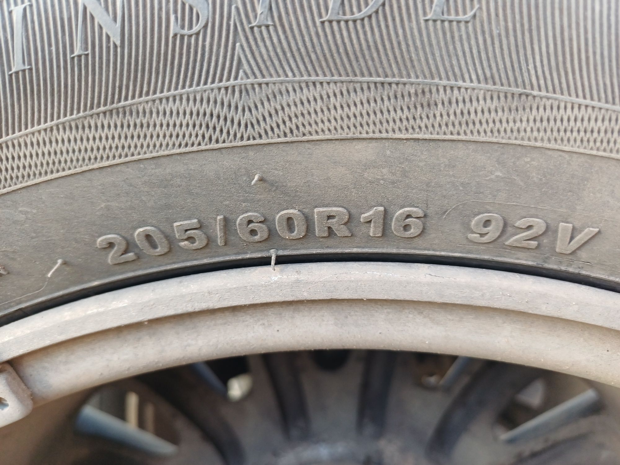 R 16 /205 /65 отличное состояние