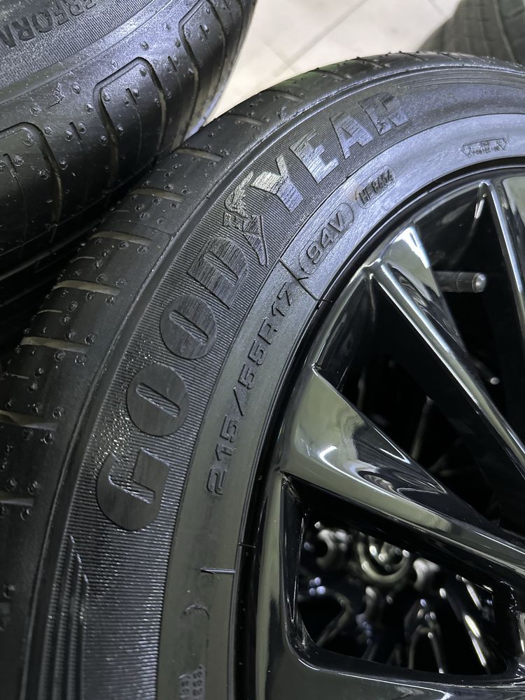 Камри новый летний комплект Goodyear 215 55 R17