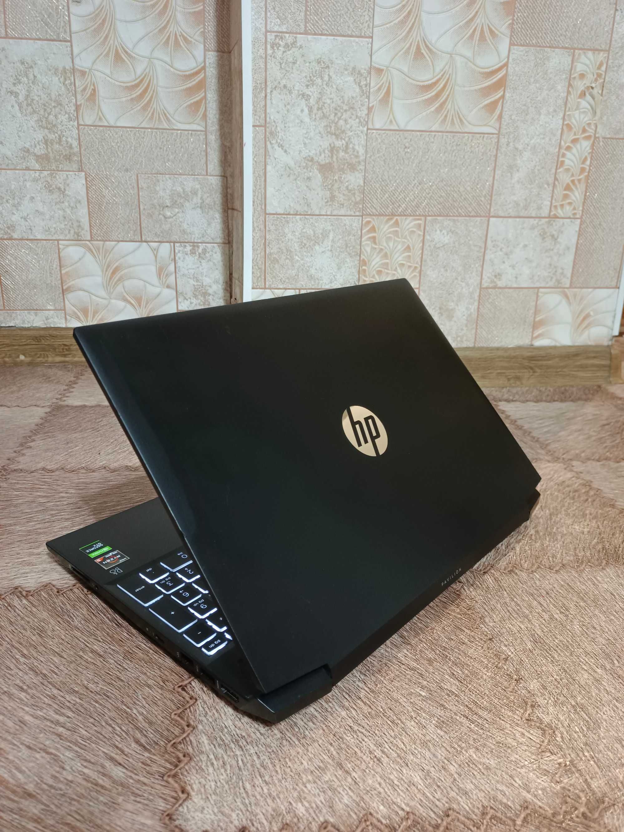 Игровой ноутбук HP Pavilion Gaming 15 в хорошем состоянии