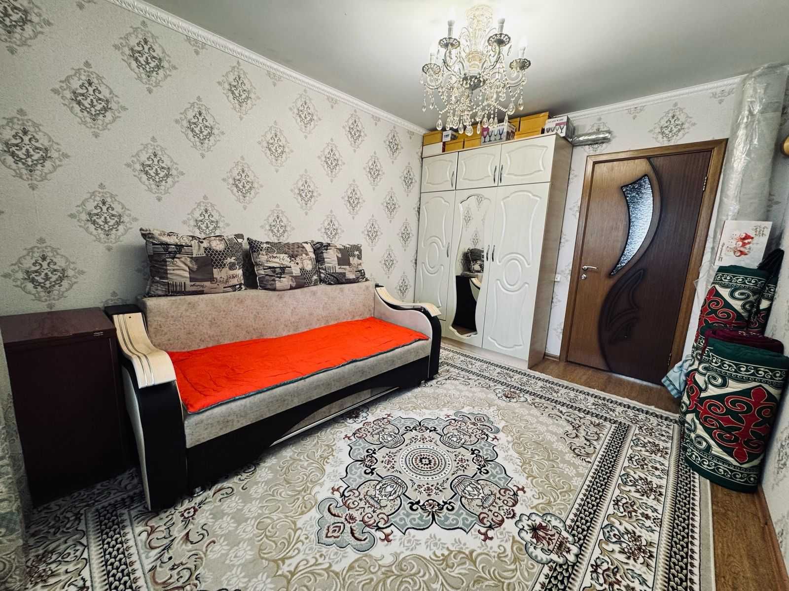 Продам 3х комн квартиру на 8 мкр 6 этаж