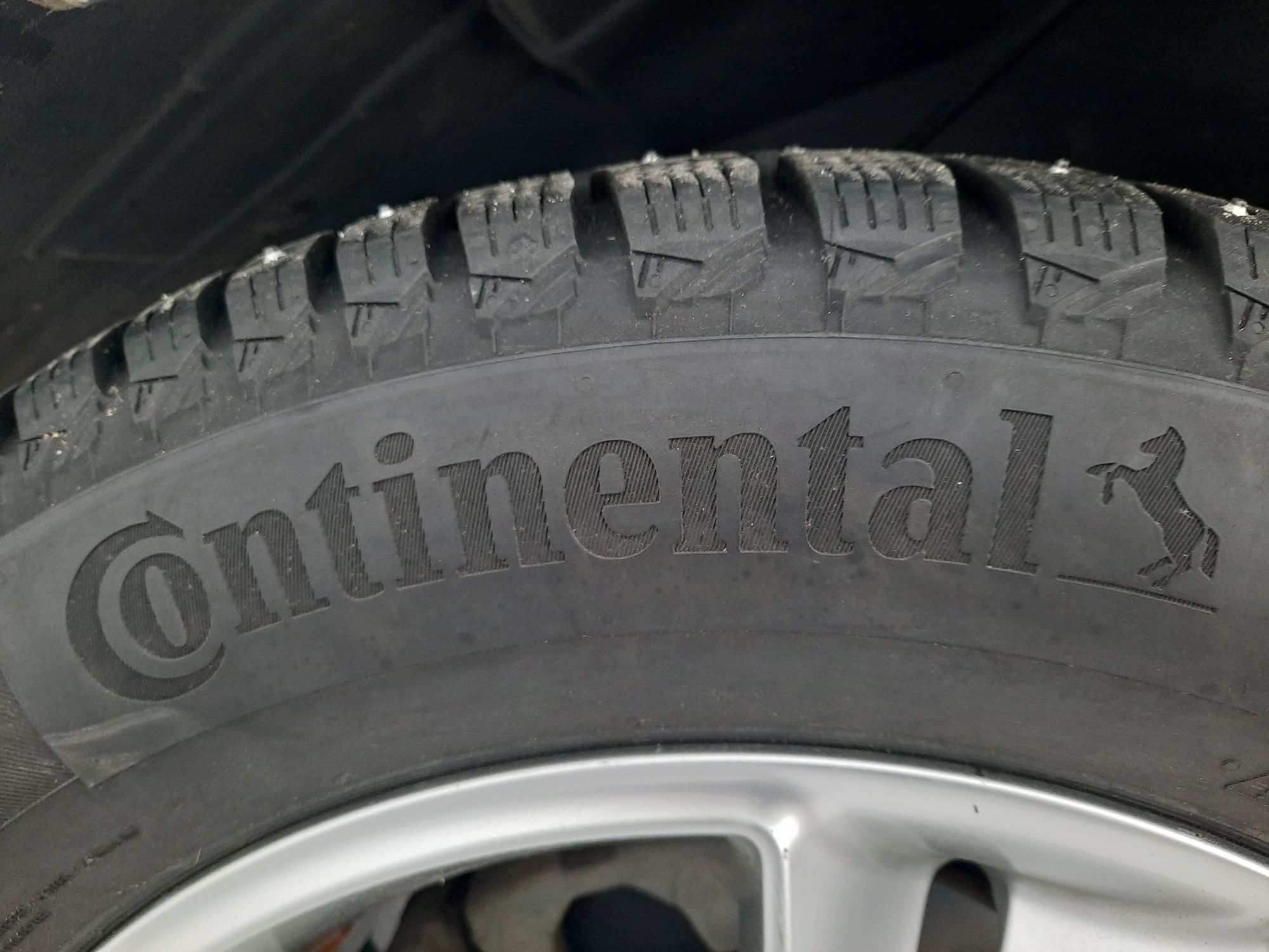 Зимние шипованные шины Continental lce contact 2