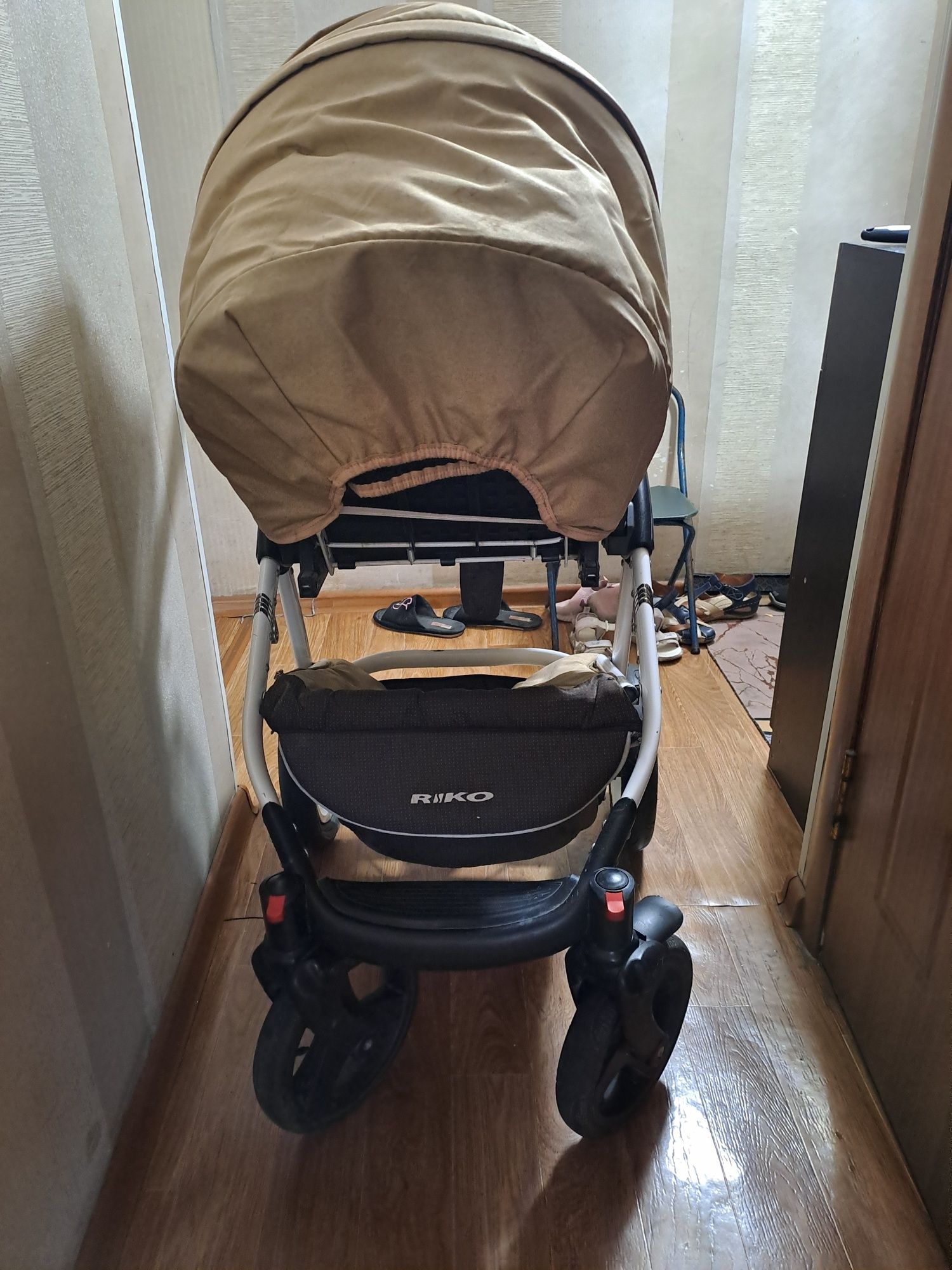 Детская коляска 3 в 1
