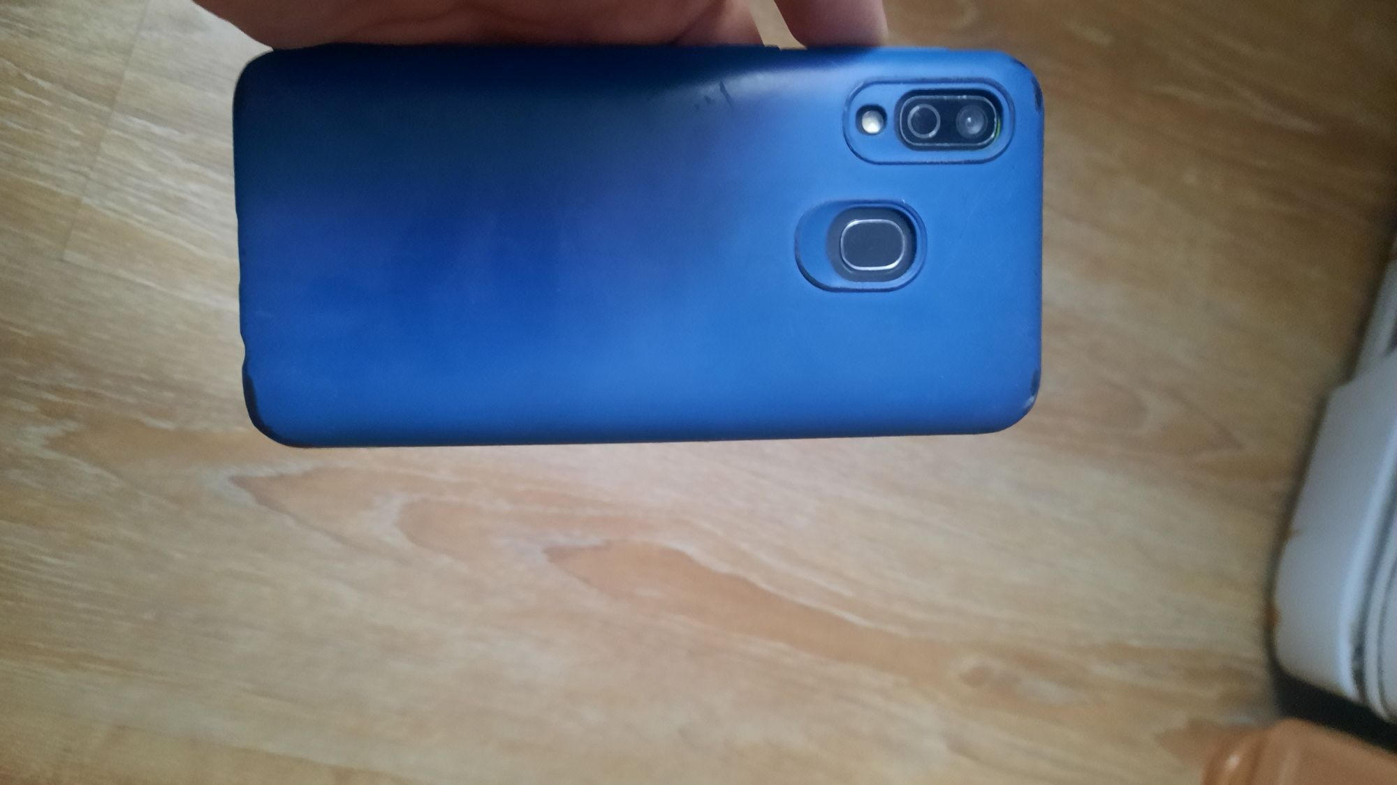 Продам Samsung A40