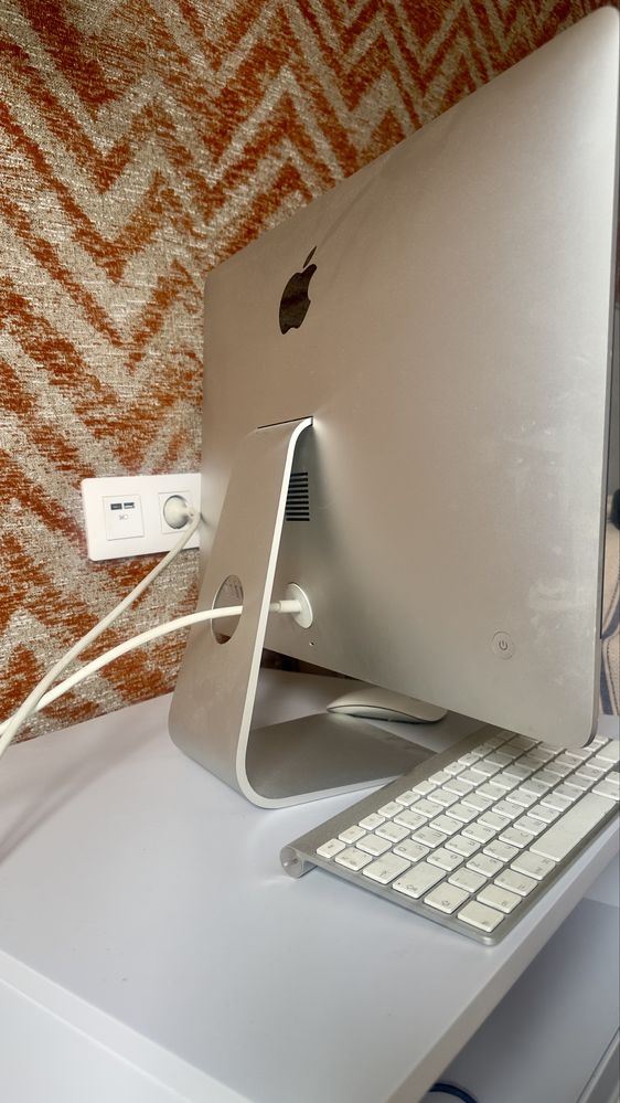 iMac 21.5” (Late 2012) в отличном состоянии