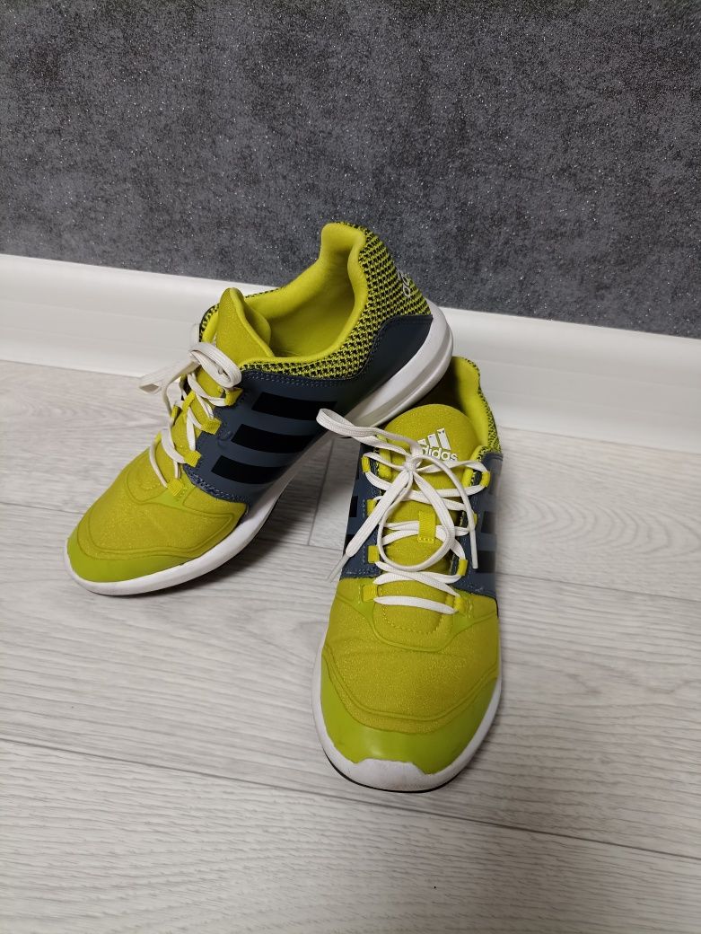 Кроссовки ADIDAS, оригинал. Производство Вьетнам.
