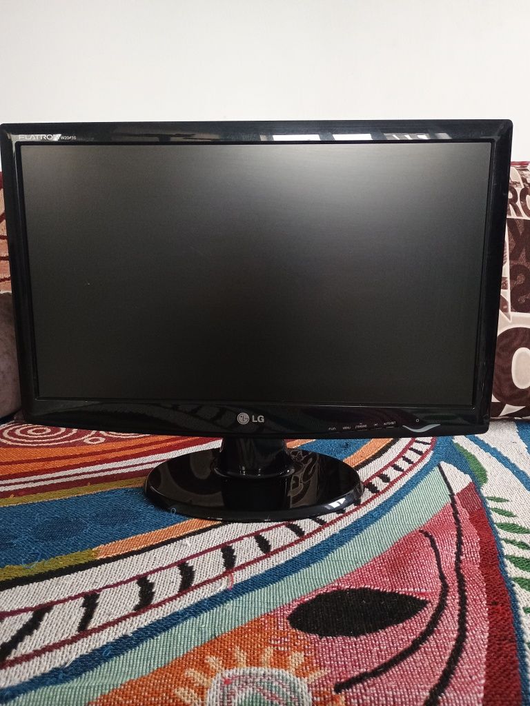Монитор LG 20' дианональ