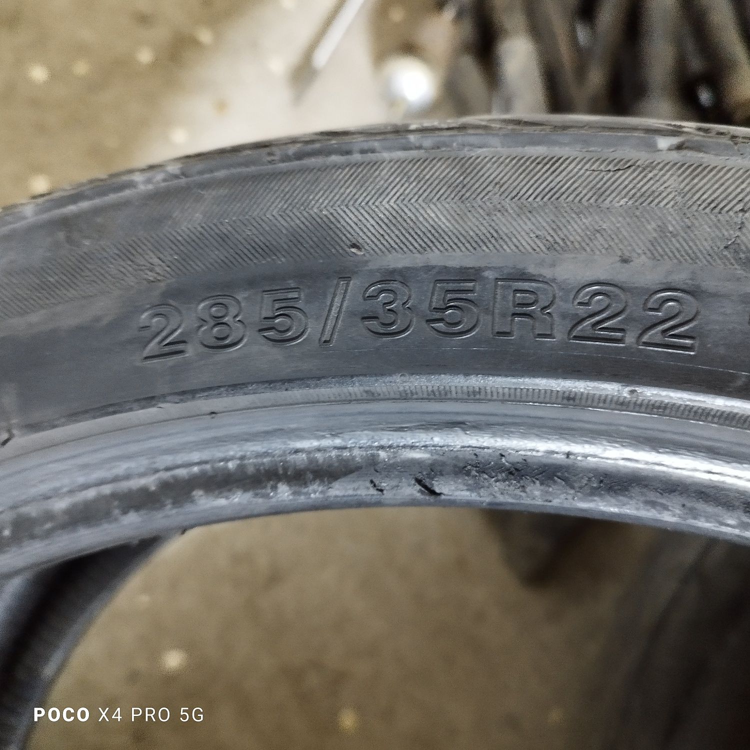 Б.у. шина 285/35R22